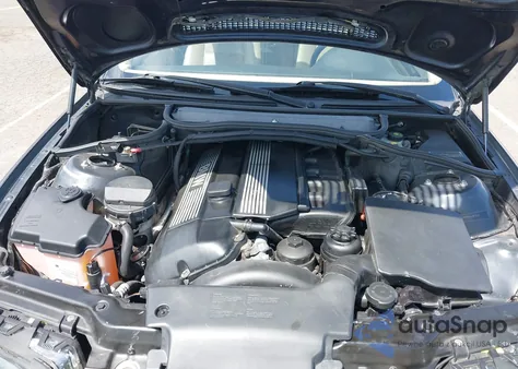 2004 BMW 330Xi z USA, uszkodzony, nr VIN WBAEW53474PN36583